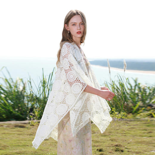 三彩2026新款波西米亚钩花大披肩遮阳镂空流苏手工感度假通勤约会 商品图2