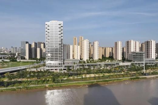 宁波Y酒店×70平 江景套房 · 1晚 · 套餐丨周末不加价 商品图1