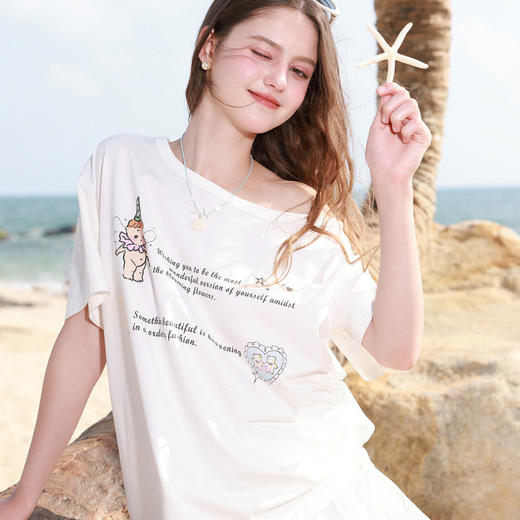 三彩独醒2026夏季新款字母印花露肩斜领T恤甜酷宽松短袖套头衫F 商品图1