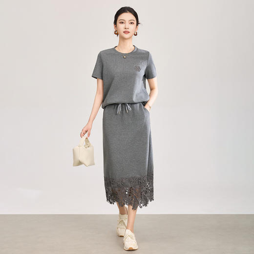 「高货wl」全新升级【铂金会员293/天猫389/差价96】(99232)洛诗琳2026新款气质山茶花烫钻短袖上衣蕾丝拼接半裙两件套 商品图0