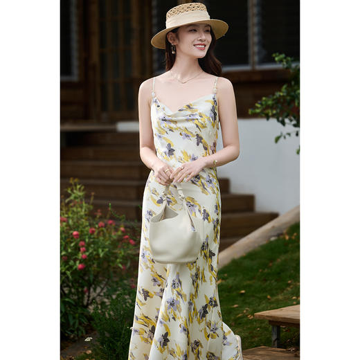 南法花园~舒适明媚 米思阳2026春夏新款度假风连衣裙修身立裁油画感印花吊带裙女2297 商品图2