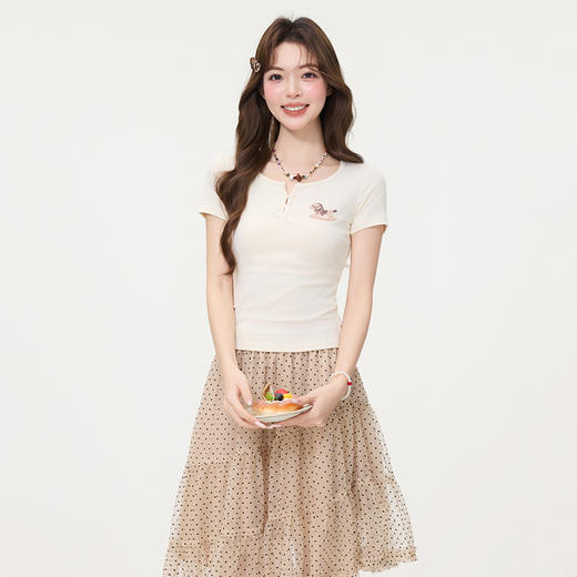 西遇圆领蝴蝶结小马图案上衣女2026年夏季新款修身版型短袖T恤SS060246 商品图2