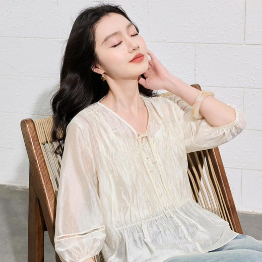 【醋酸】三彩2026夏季新款褶皱小衫V领灯笼袖上衣优雅S 商品图2