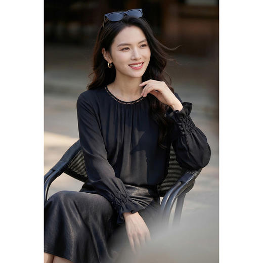 米思阳2026春季新款法式高级感百搭100%真丝衬衫捏褶镂空领口花边袖口优雅上衣女1179 商品图2