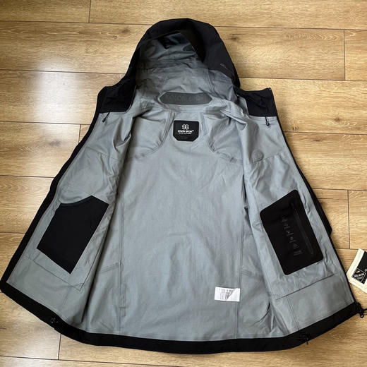 原单正品 KL可隆 1992系列硬壳冲锋衣！M-3XL 
推荐M码100-120斤，L码120-140斤，XL码140-160斤，XXL码160-180斤，3XL码180-200斤！ 商品图3