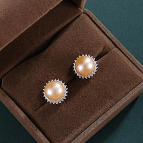 子佩集【韶光花期】银S925珍珠惜王妃耳钉【E4566】10mm珠双色太阳花偏橘2601