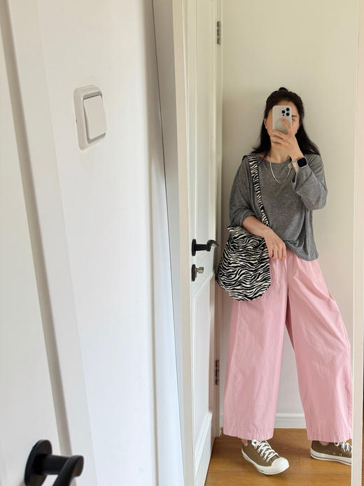 呼吸感-极简风宽松圆领薄长袖T恤【包邮+三天无理由退换】 商品图8