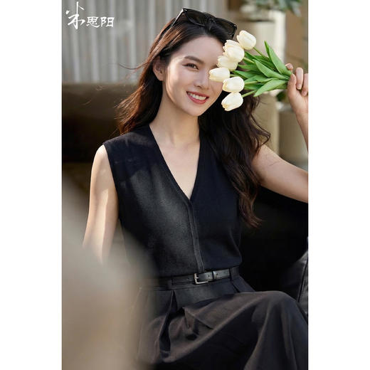 软乎舒服针织内搭 羊毛蚕丝混纺 米思阳2026春夏新款通勤优雅风OL无袖V领内搭背心式针织衫上衣女6075 商品图1