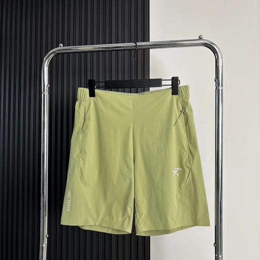 F032508春夏季新款男款户外修身剪裁轻量速干短裤 商品图3