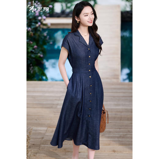 港风复古~天丝亚麻仿牛仔 凉感垂坠 米思阳2026春夏新款深蓝色衬衫领连衣裙女气质收腰显瘦牛仔裙子6147 商品图1