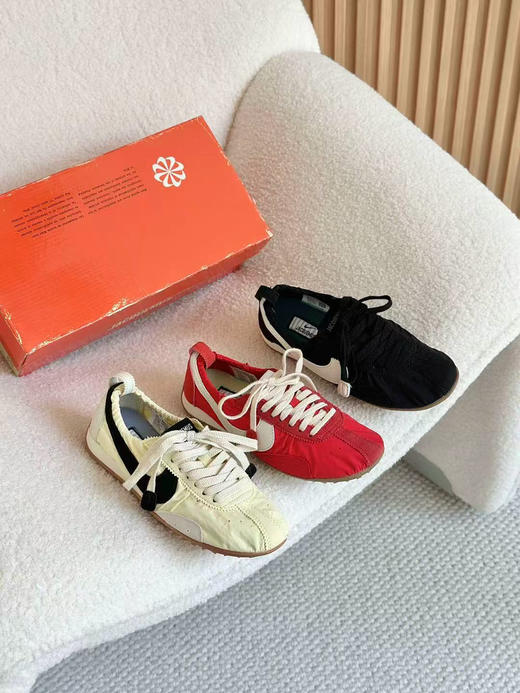 325-1绝杀地板价 情侣款 复古系带薄底运动鞋 德训鞋 偏小一码 轻便舒适美貌 商品图1