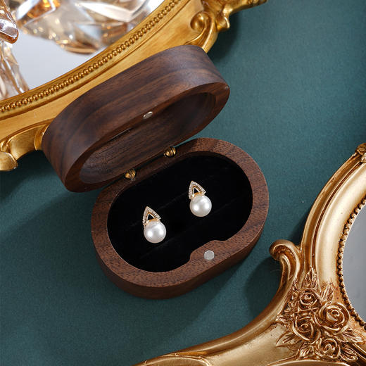 子佩集【璀璨定格】银S925珍珠惜王妃耳钉【E2826】8mm珠双色三角V字2601 商品图3