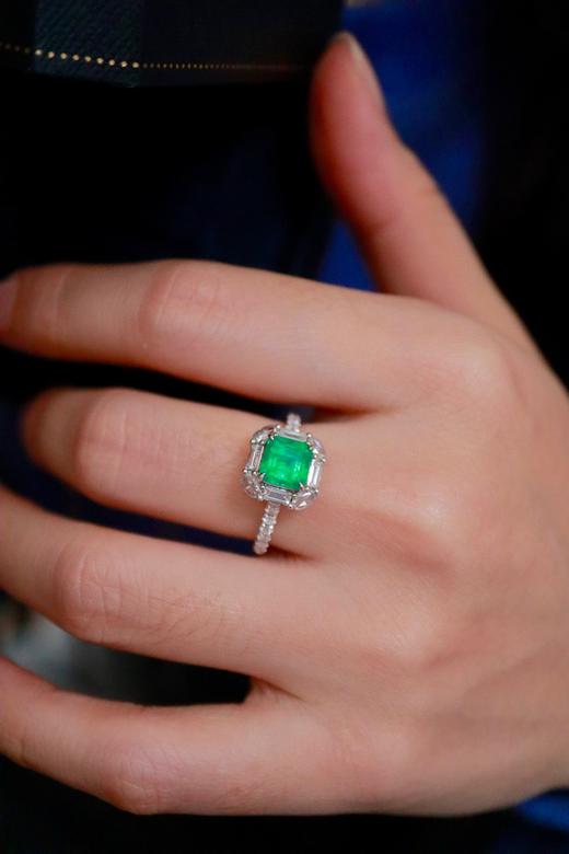 1.24克拉祖母绿戒指 商品图1