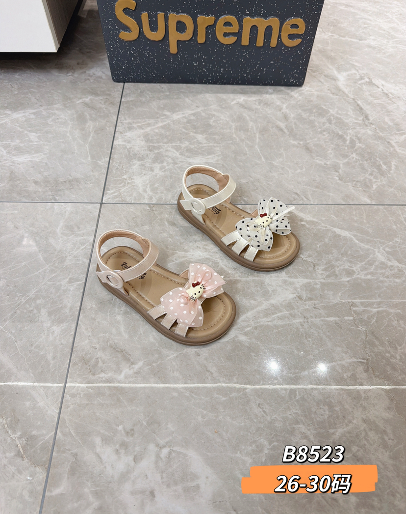新款凉鞋B8523  26-30码