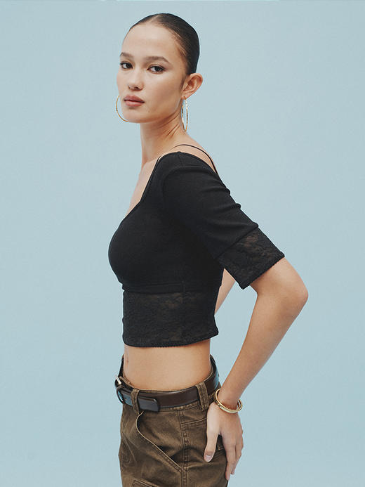 TR她热 时髦拽姐 黑色蕾丝拼接分割带胸垫显瘦修身露背中袖打底衫上衣 商品图2