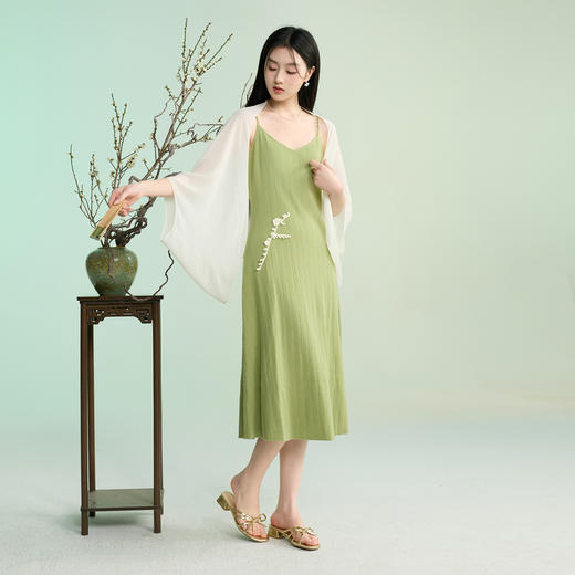 三彩2026新款国风雪纺披肩轻薄宽松遮阳外搭简约优雅通勤茶会高级 商品图1