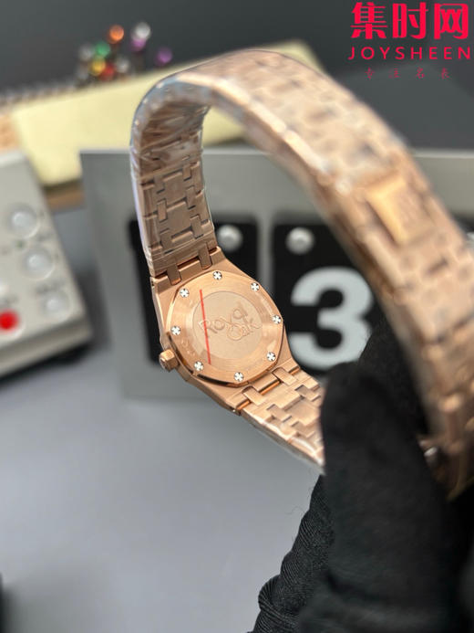 AP爱彼皇家橡树23mm霜金款67630 皇家橡树霜金迷你款 女士腕表 表径23mm 小巧亦磅礴 张韶涵同款 商品图5