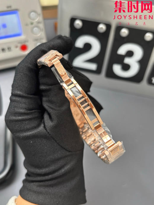 AP爱彼皇家橡树23mm霜金款67630 皇家橡树霜金迷你款 女士腕表 表径23mm 小巧亦磅礴 张韶涵同款 商品图7