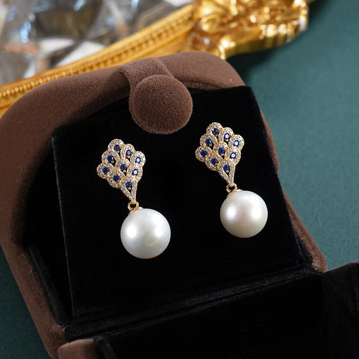 子佩集【翠屏缪斯】银S925珍珠惜王妃耳钉【YE0498】11mm珠双色孔雀羽2601 商品图1