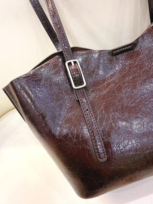 双肩带牛角包咖啡色 商品图3