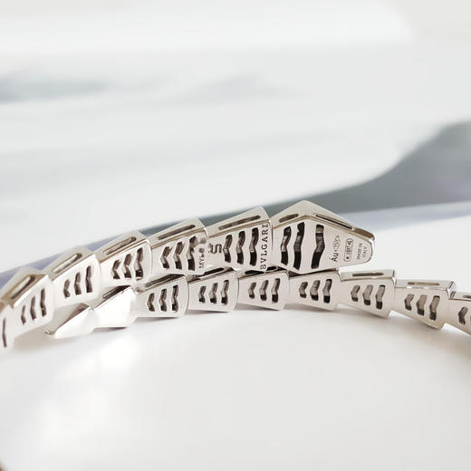 【天然正品】AU750白金经典时尚灵蛇造型高定定制款群镶钻石开口手镯S号（可调节）110326TJ19 商品图5