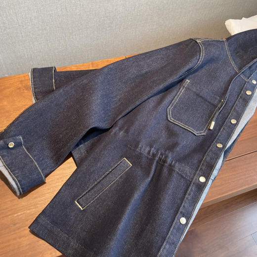 匠心做工！细节处见品质，2026早春抽绳收腰连帽牛仔短款外套！ 商品图2