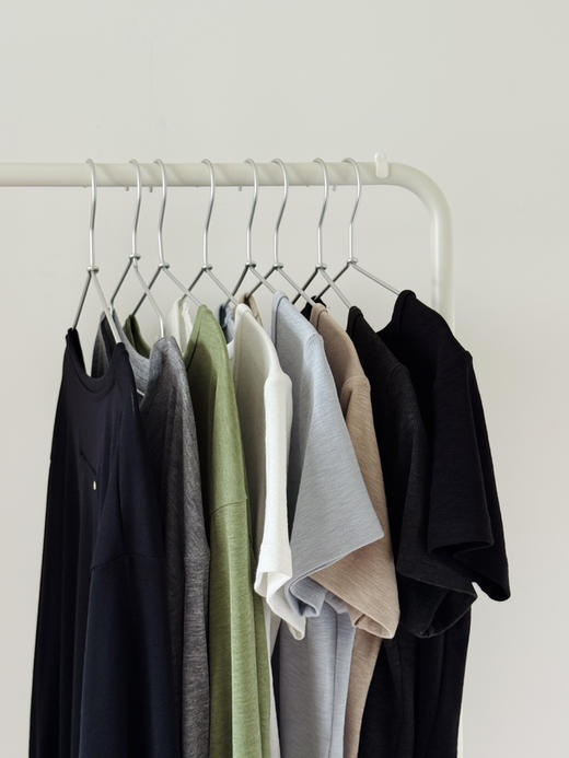 呼吸感-极简风宽松圆领薄长袖T恤【包邮+三天无理由退换】 商品图11