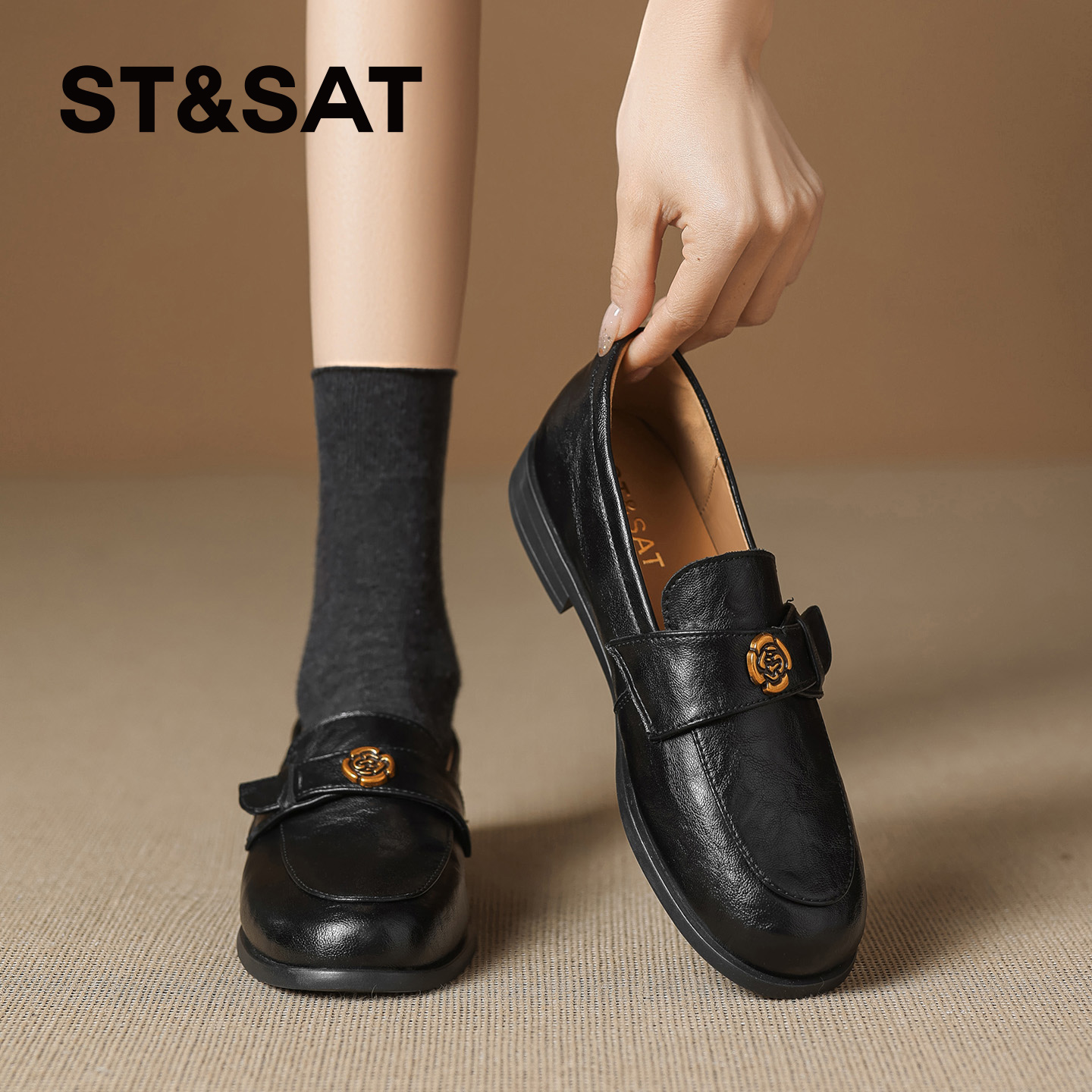 星期六26春新款复古山茶花百搭乐福鞋SSE1112C1F