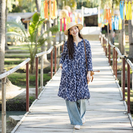 绽放124朵/如风*亚麻小V领腰部碎褶大裙摆加抽绳长袖中长款连衣裙 商品图1