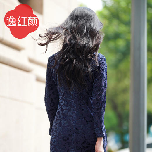 逸红颜《木兰》2026春装新品弹力丝绒长袖旗袍文艺新中式打底裙 商品图3