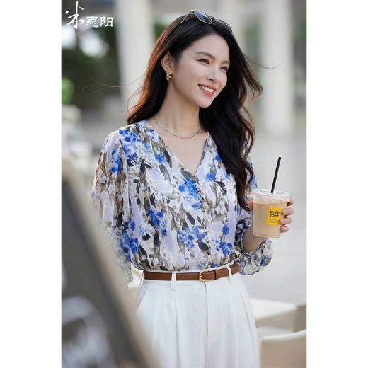 米思阳2026夏季法式优雅印花衬衫V领宽松袖直筒衬衣女4277 商品图0