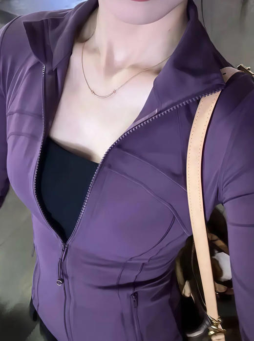 点此购买 Lululemon露露Define系列女士金标拉链运动夹克外套 md 343378 商品图5