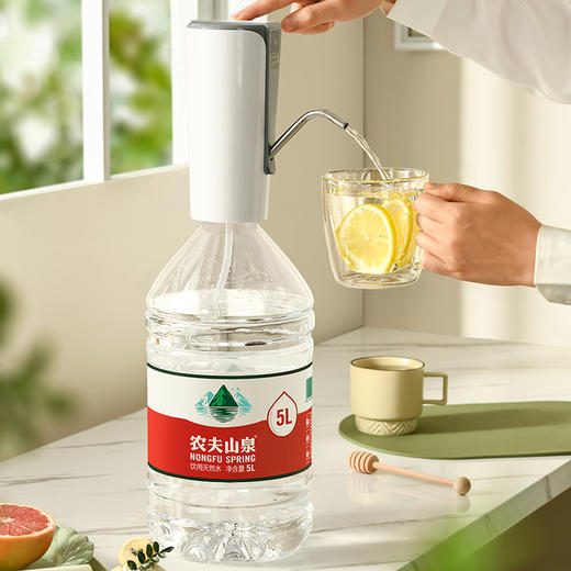 【西南前置仓】农夫山泉饮用天然水5L*4 商品图0