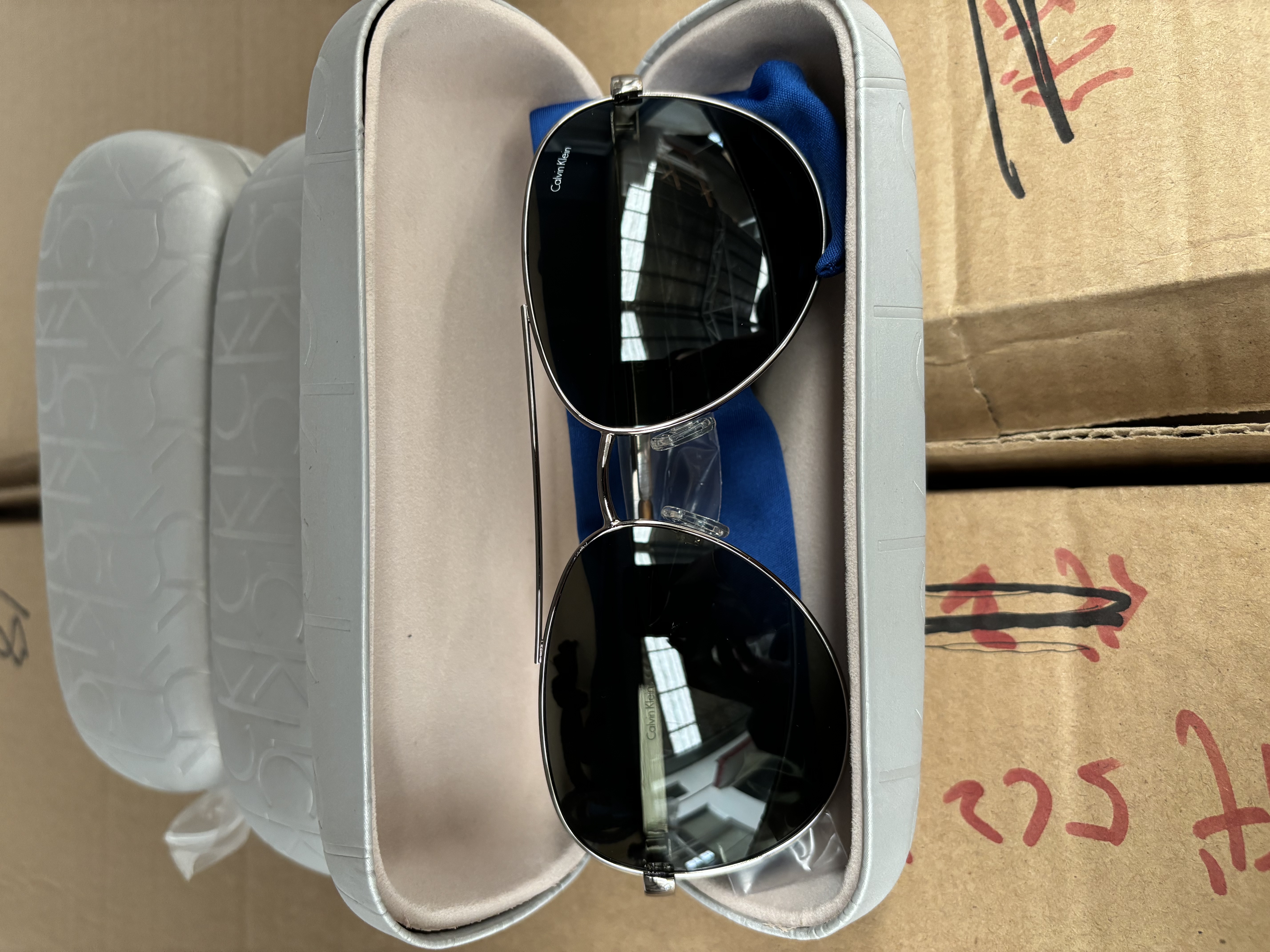 处理。18个款！保真正品，假一赔十。福建亚美台资企业。出口北美订单。山姆开市客麦德龙商超在售 59美元。镜