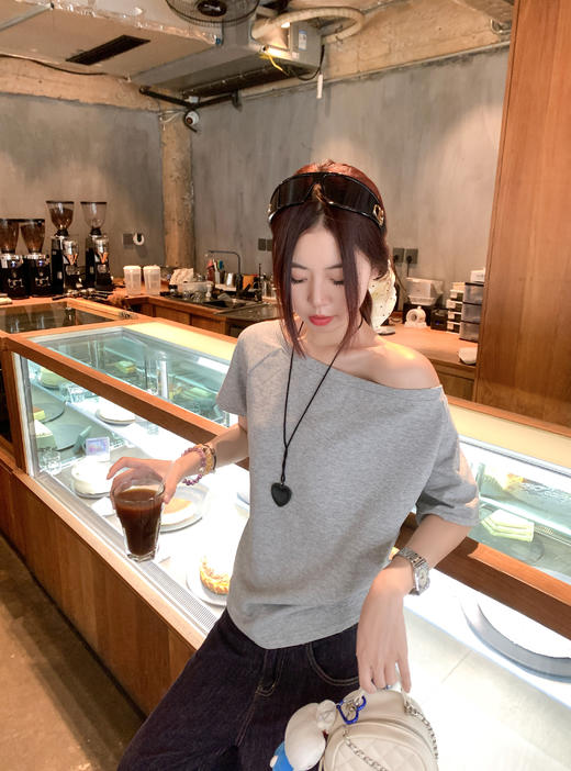 <曾小咸推荐>3.27现货秒杀 ！微信超特价！一字肩两穿短袖T恤 日常89.99 立减40 秒杀49.99！！白色垂感阔腿休闲裤 秒杀79.99！ 商品图5