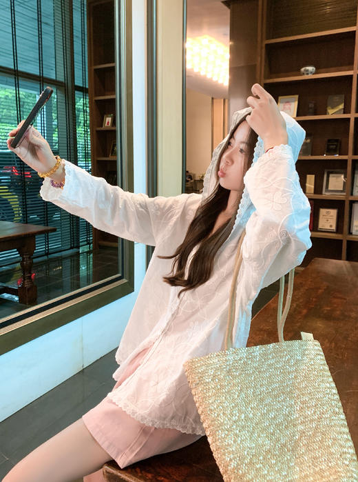 <曾小咸推荐>3.27现货秒杀 ！微信超特价！重工蕾丝提花刺绣连帽衬衣 日常189.99 立减110 秒杀79.99！！ 商品图6