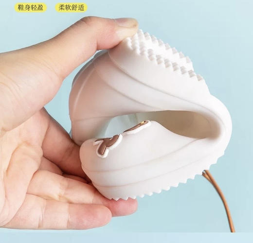 💥人手一双💥39.9入手❗️【白熊款抽绳儿童雨鞋】直接封神🔥 谁懂啊！这双也太懂小朋友了吧 白熊款软萌到犯规，可爱到心都化了🐻 鞋口抽绳设计超贴心，牢牢锁脚不进水💧 商品图7