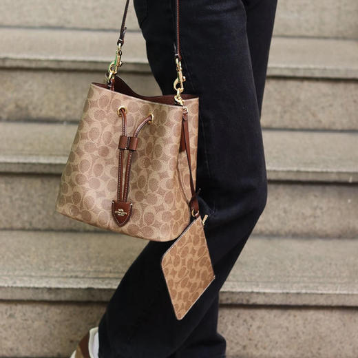 【新款水桶｜香港直邮】COACH/蔻驰 奥莱女士老花ROWAN水桶包手提包CBH06/CBH07 清关约7个工作日 -w 商品图7