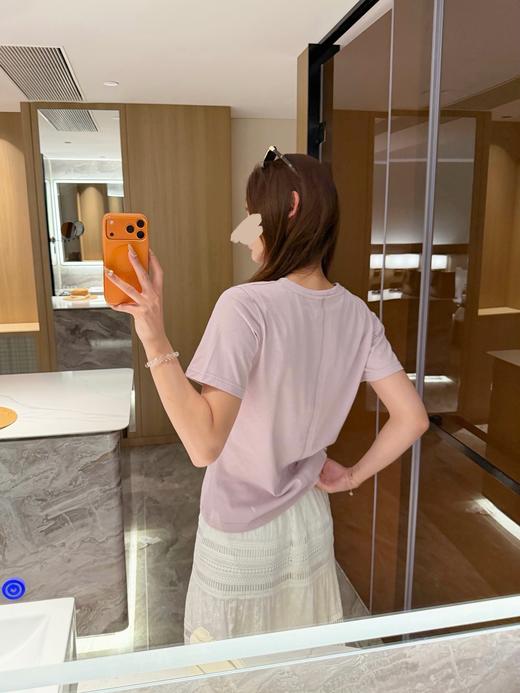 R*w鱼骨反缝T
THE R*W简约欧美休闲的代表 商品图5