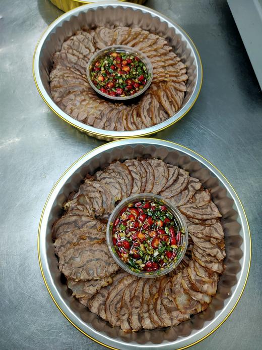 卤牛肉 ，（1份1斤）全部用的是五花趾卤的，送到家直接可以吃的 商品图1