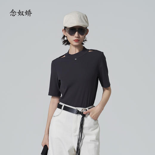 【商场同款】CNA6349 “ 露肩针织T恤 ” 精梳棉螺纹针织T恤 舒适亲肤 小设计更有韵味 商品图0