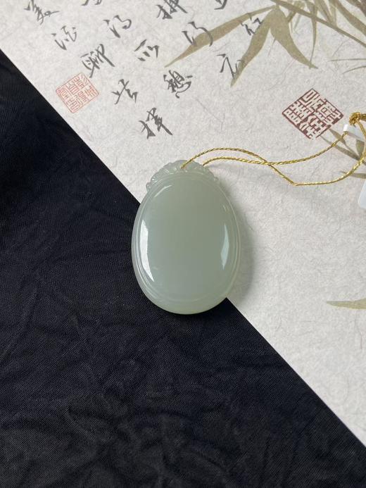 【快抱】【于田产和田玉于田料青白玉镜面无事牌】出证书，发货1~5天，48小时鉴赏期 商品图0