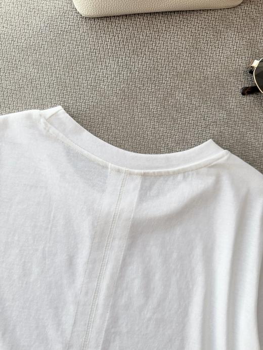 R*w鱼骨反缝T
THE R*W简约欧美休闲的代表 商品图12