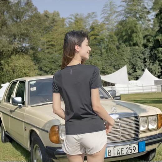 防晒高于标准UPF50+【双色熊情侣面膜短袖】经典黑白双色短袖 原纱型防晒 水洗后依旧防晒  面料细密 触觉冰感爽滑  透气亲肤不闷汗 商品图8