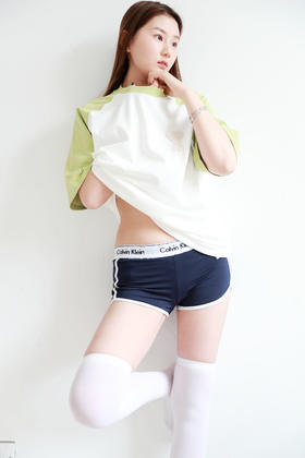 Oversize手编刺绣tee，牛油果配色。宽松风格纯棉基础t恤E032668