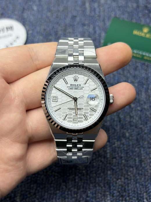 劳力士BF陆使型40系列 BV2版 BF配重陆使型 重量160克+ 男士腕表 表径40mm 再创品质新高度
告别粗劣版本的轻飘飘 商品图1