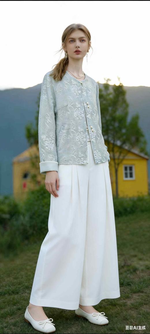 64X511春上新 时尚气质款国风短款外套 商品图3