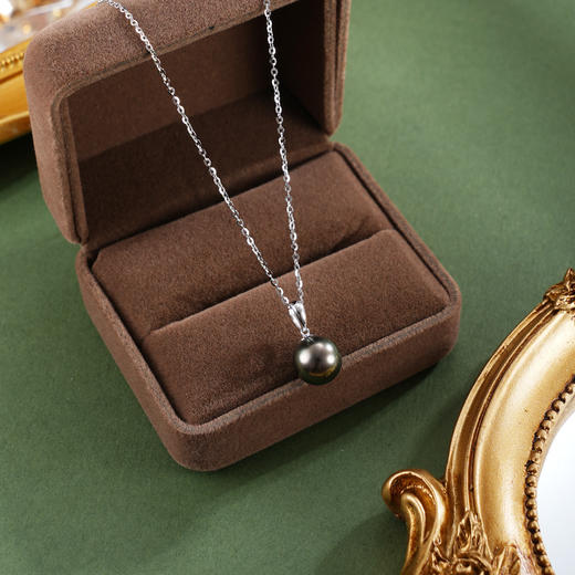 子佩集【夜色秘语】G18K珍珠惜王妃吊坠【P230267】9mm珠海水珠黑吊球（不含链）2601 商品图1