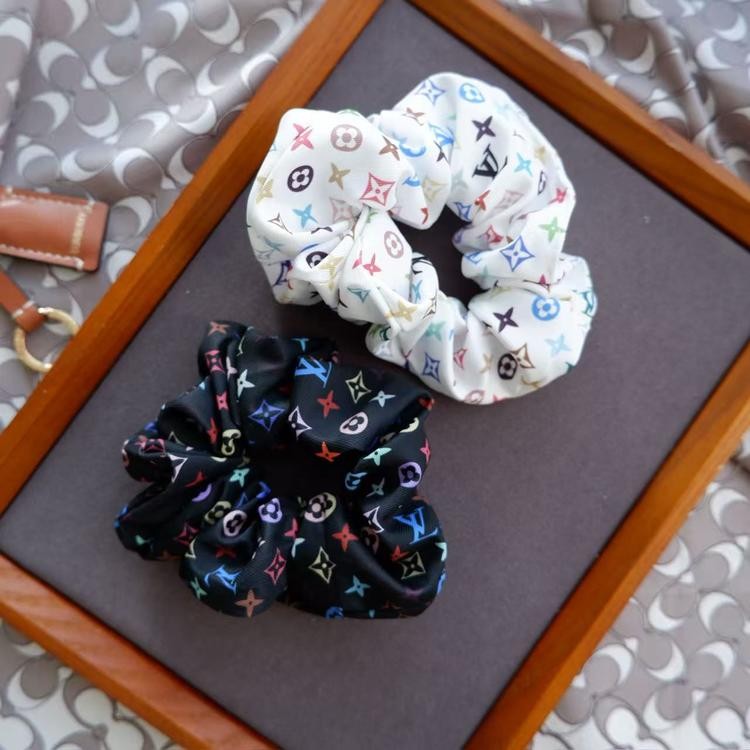 二店y 【发两只】 发圈界的“顶流”自带富家千金既 驴家同款三彩发圈