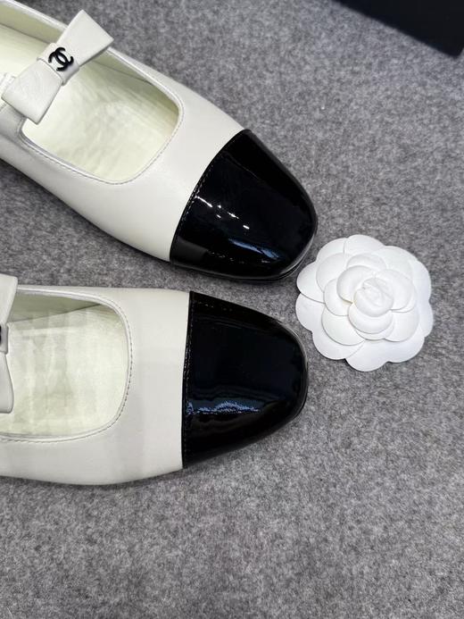 Chanel 香奈儿 经典双色玛丽珍 芭蕾平底鞋（DBG） 商品图3